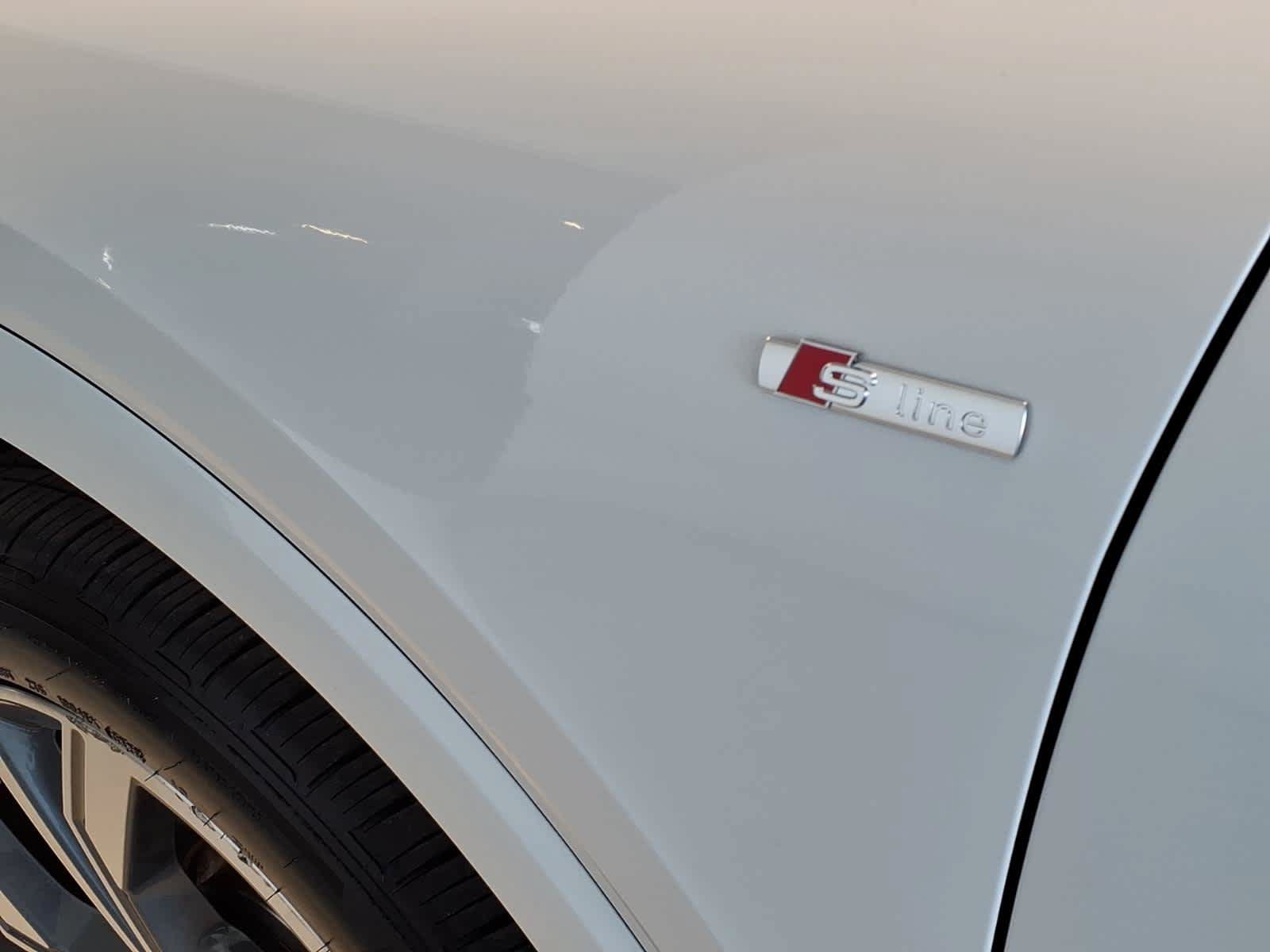 Certified 2024 Audi Q4 e-tron Premium Plus AWD/4WD image 8