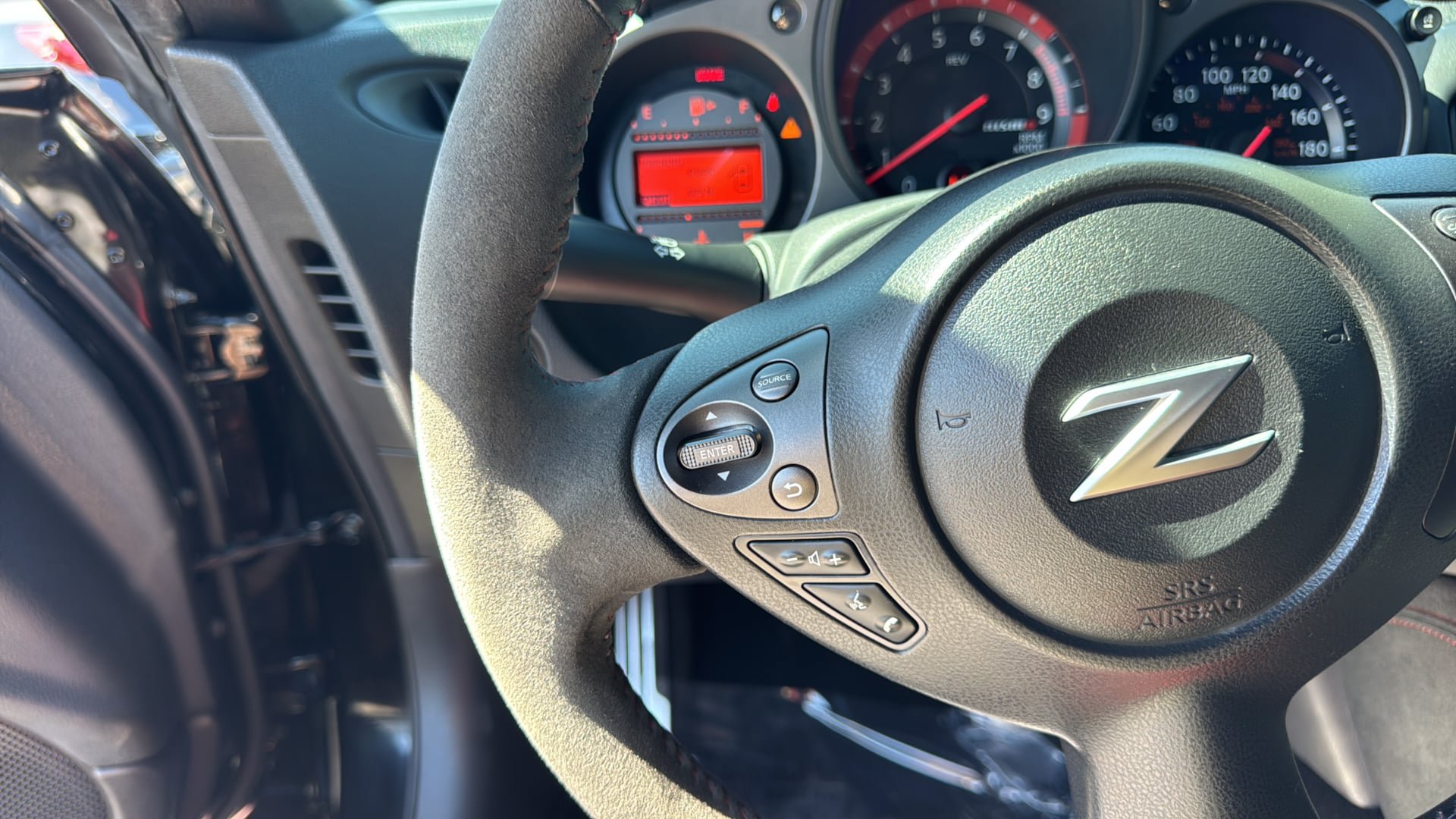 Used 2016 Nissan 370Z NISMO RWD image 27