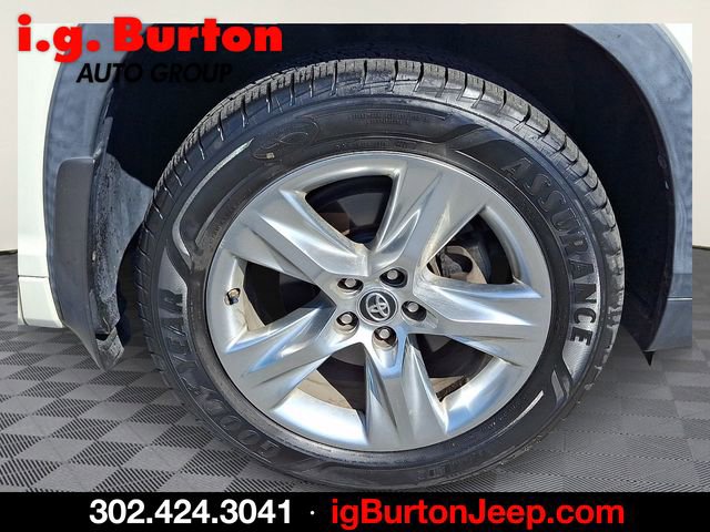 Used 2019 Toyota Highlander Limited w/ Carpet Mat Package (TMS) image 7