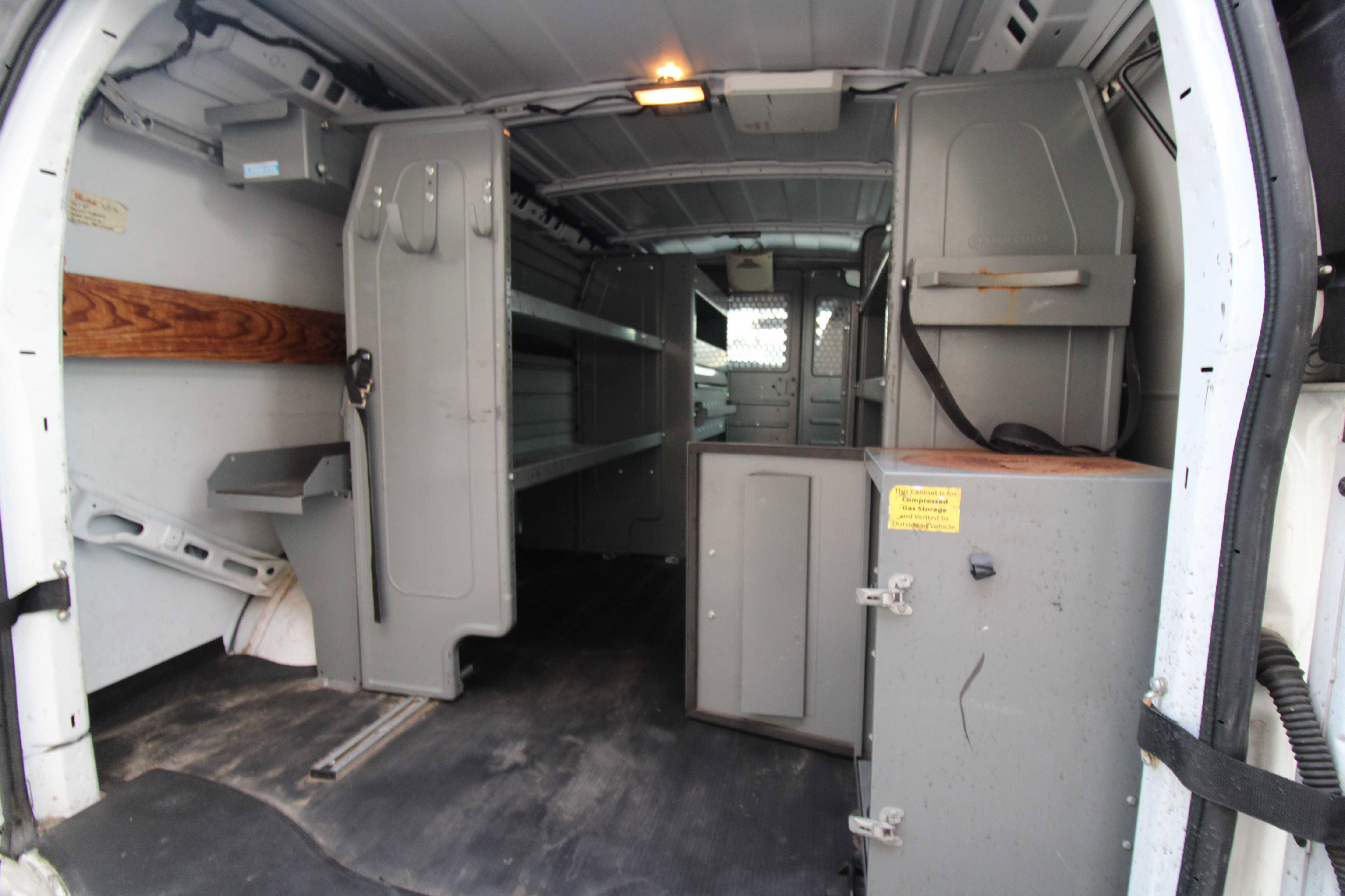 Used 2014 Chevrolet Express 2500 image 9