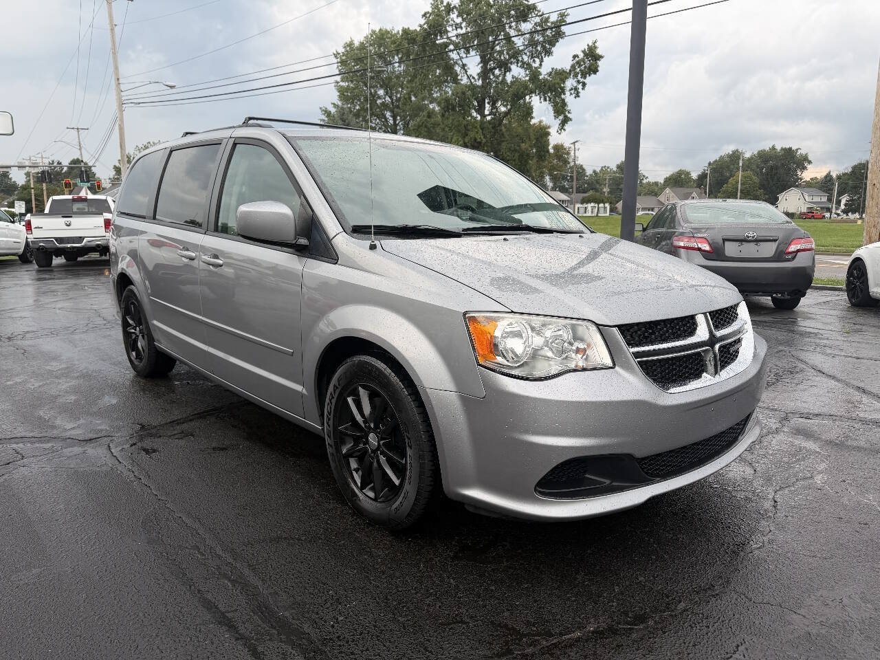 Used 2014 Dodge Grand Caravan SXT FWD image 5