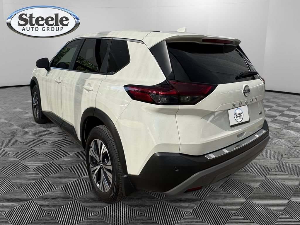 Used 2023 Nissan Rogue SV FWD image 3