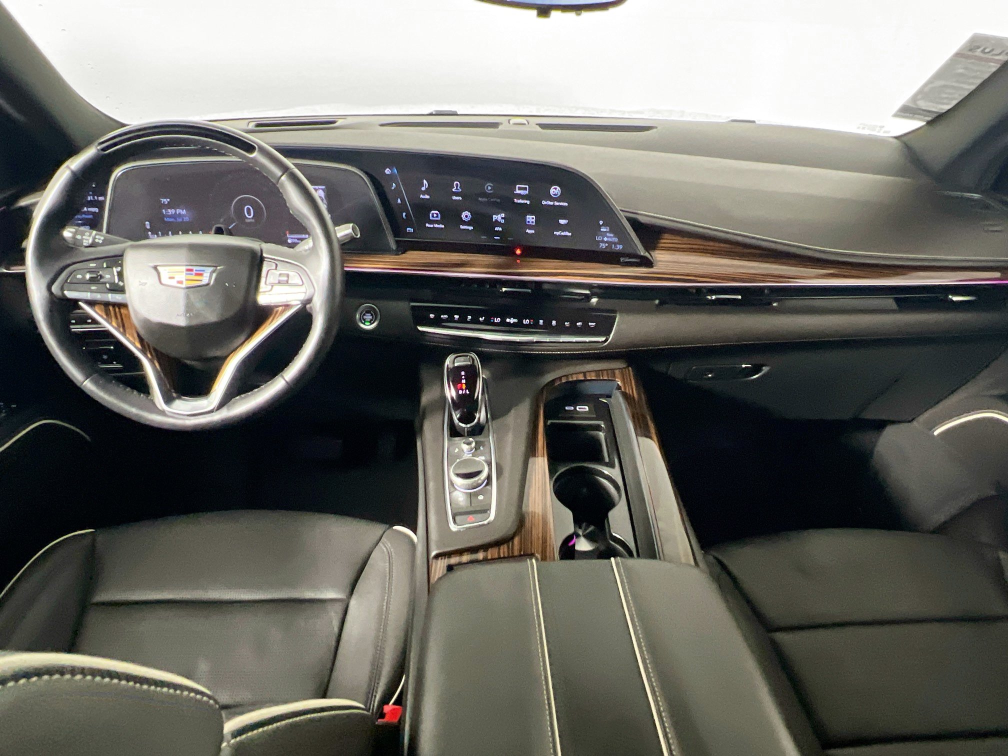 Used 2024 Cadillac Escalade Premium Luxury w/ Performance Package AWD/4WD image 29