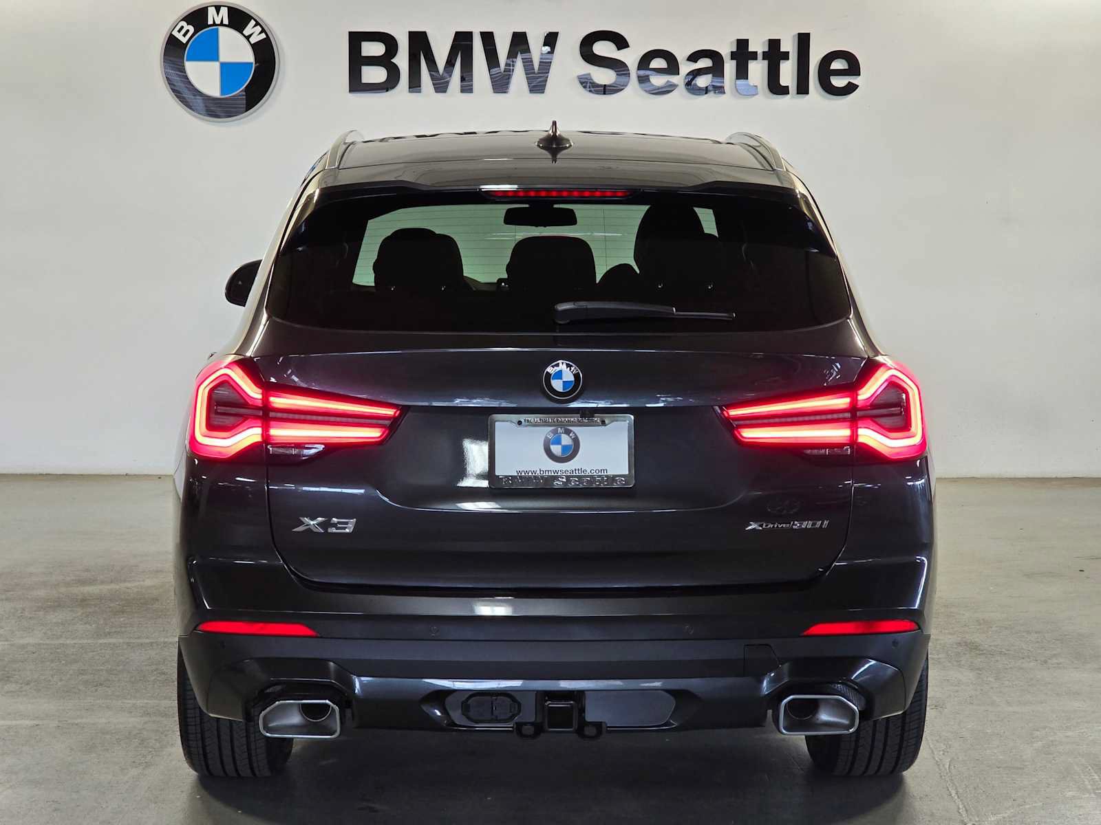 Used 2023 BMW X3 xDrive30i w/ Premium Package w/ZPA AWD/4WD image 5