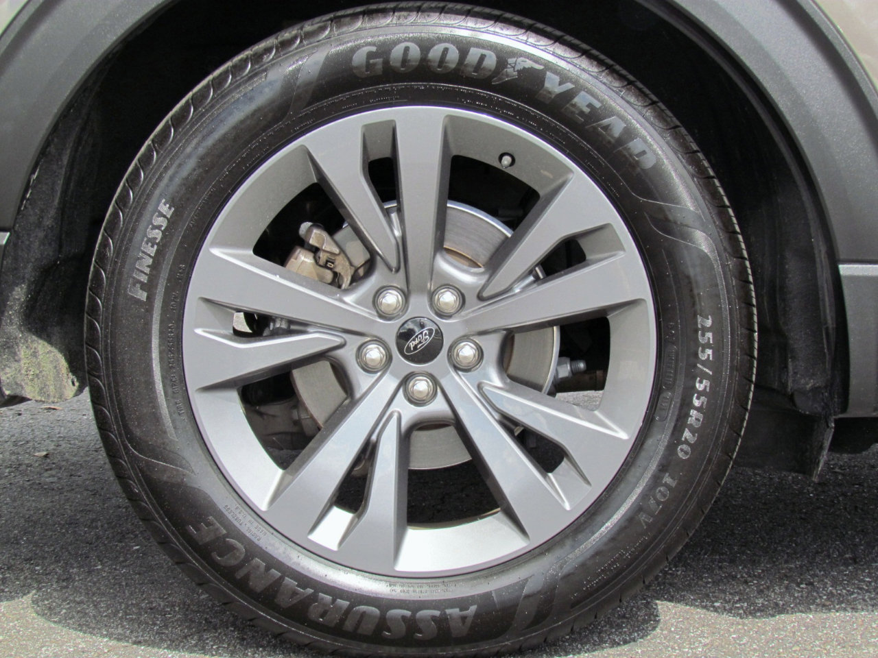 Used 2021 Ford Explorer XLT w/ Equipment Group 202A image 12