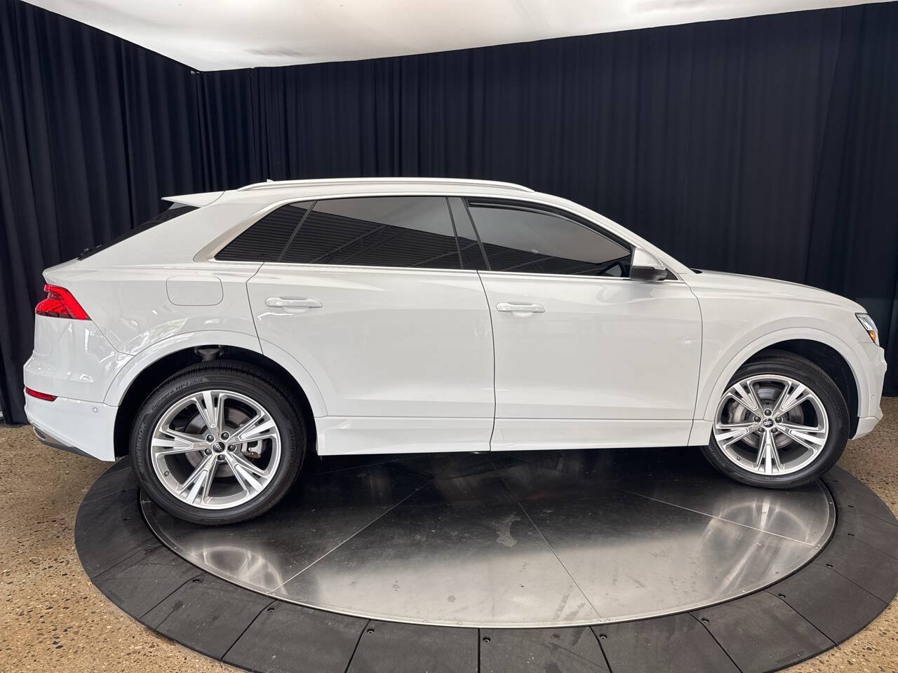 Used 2023 Audi Q8 Premium w/ Convenience Package AWD/4WD image 8