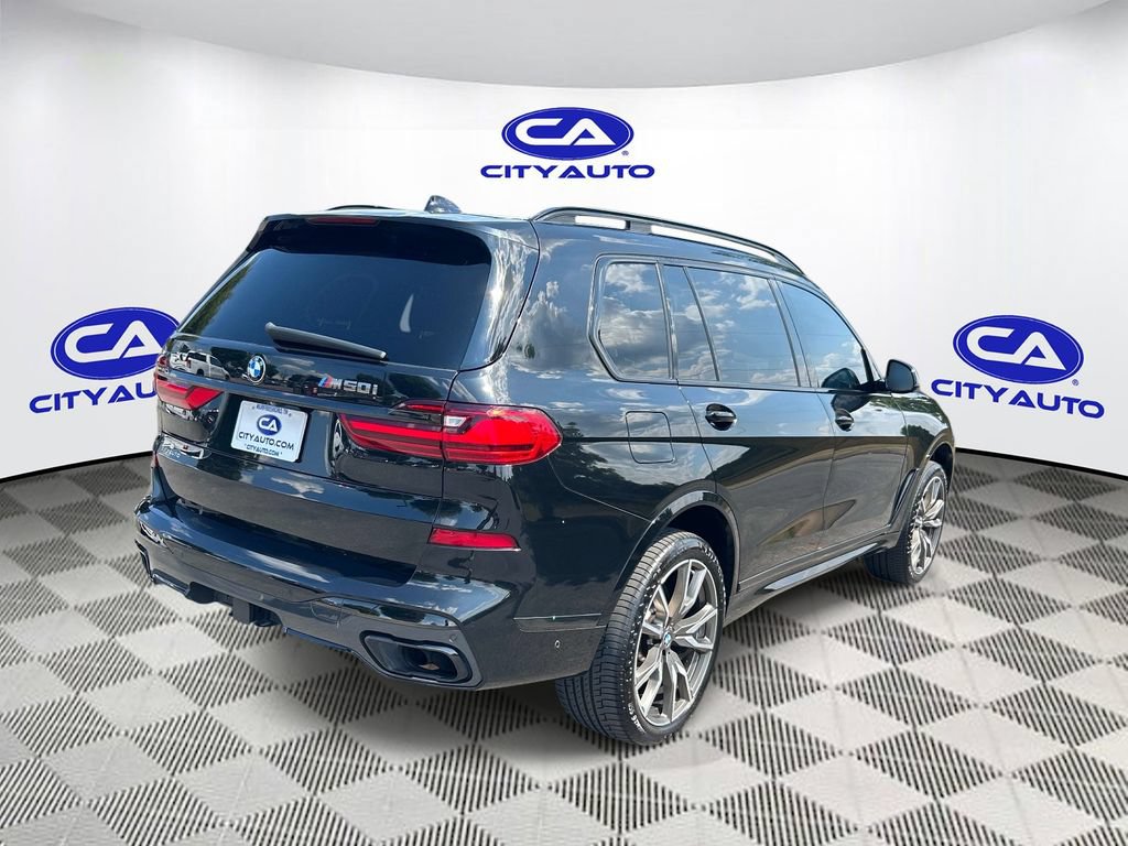 Used 2021 BMW X7 M50i AWD/4WD image 3