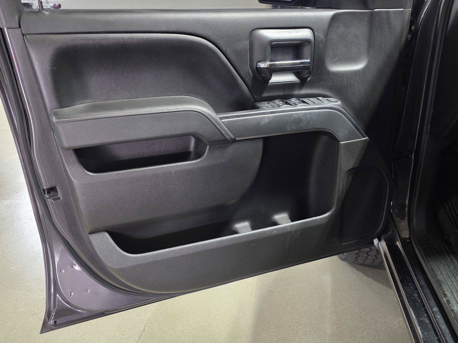 Used 2015 Chevrolet Silverado 1500 LT w/ LT Convenience Package RWD image 16