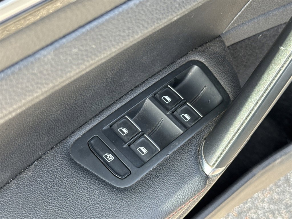 Used 2015 Volkswagen GTI SE w/ Lighting Package (SEL) image 11