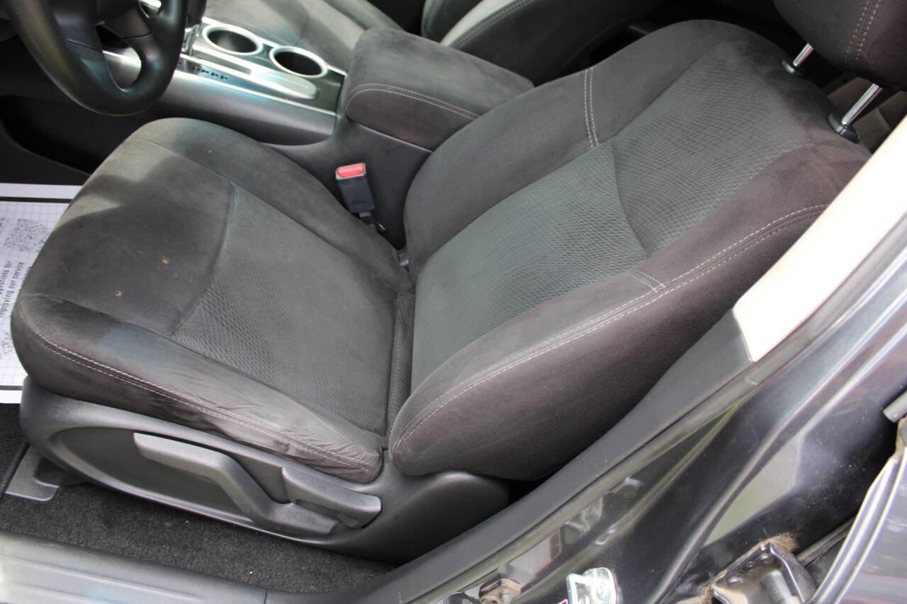 Used 2014 Nissan Pathfinder S image 16