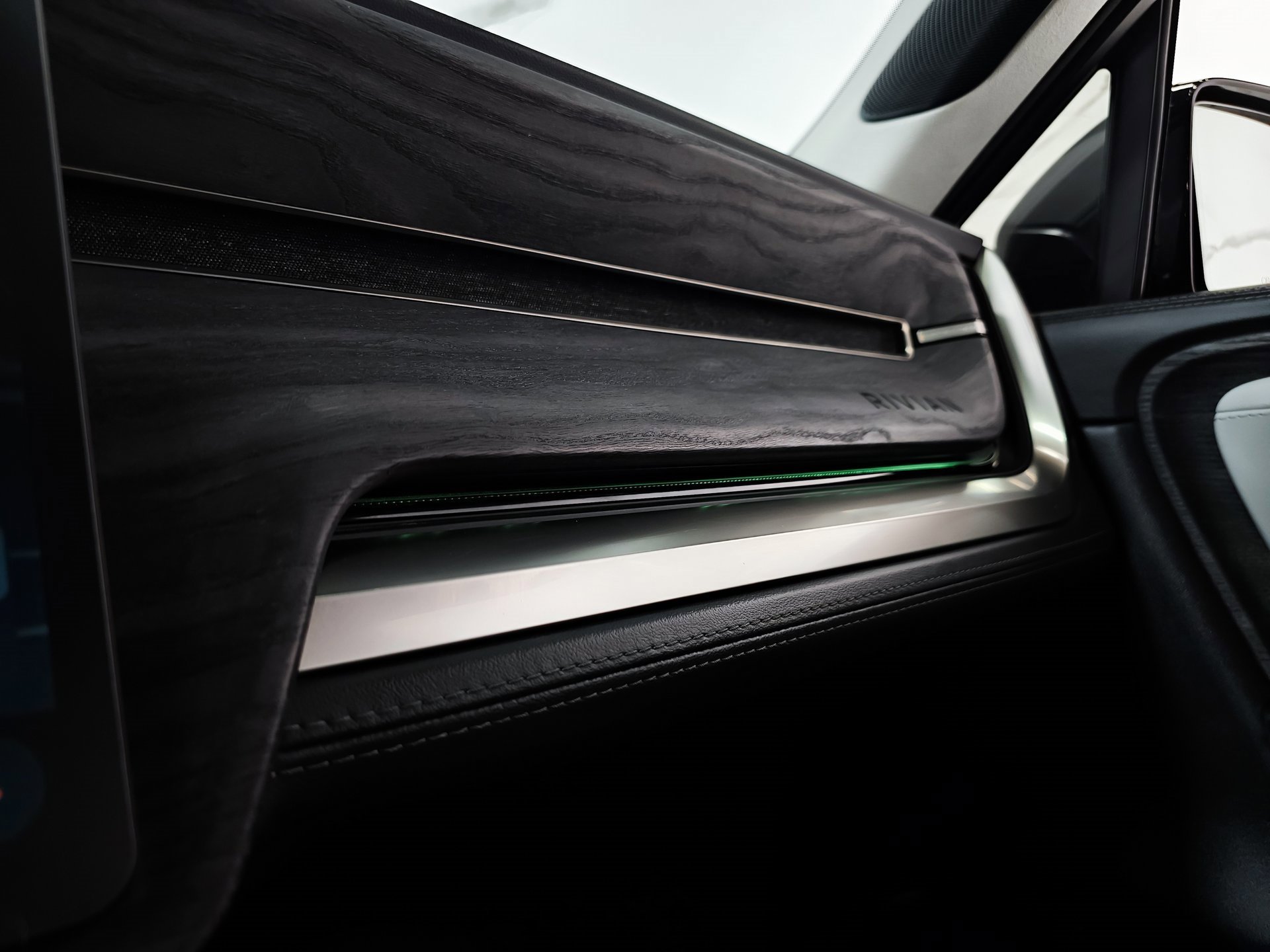 Used 2022 Rivian R1T Adventure image 43