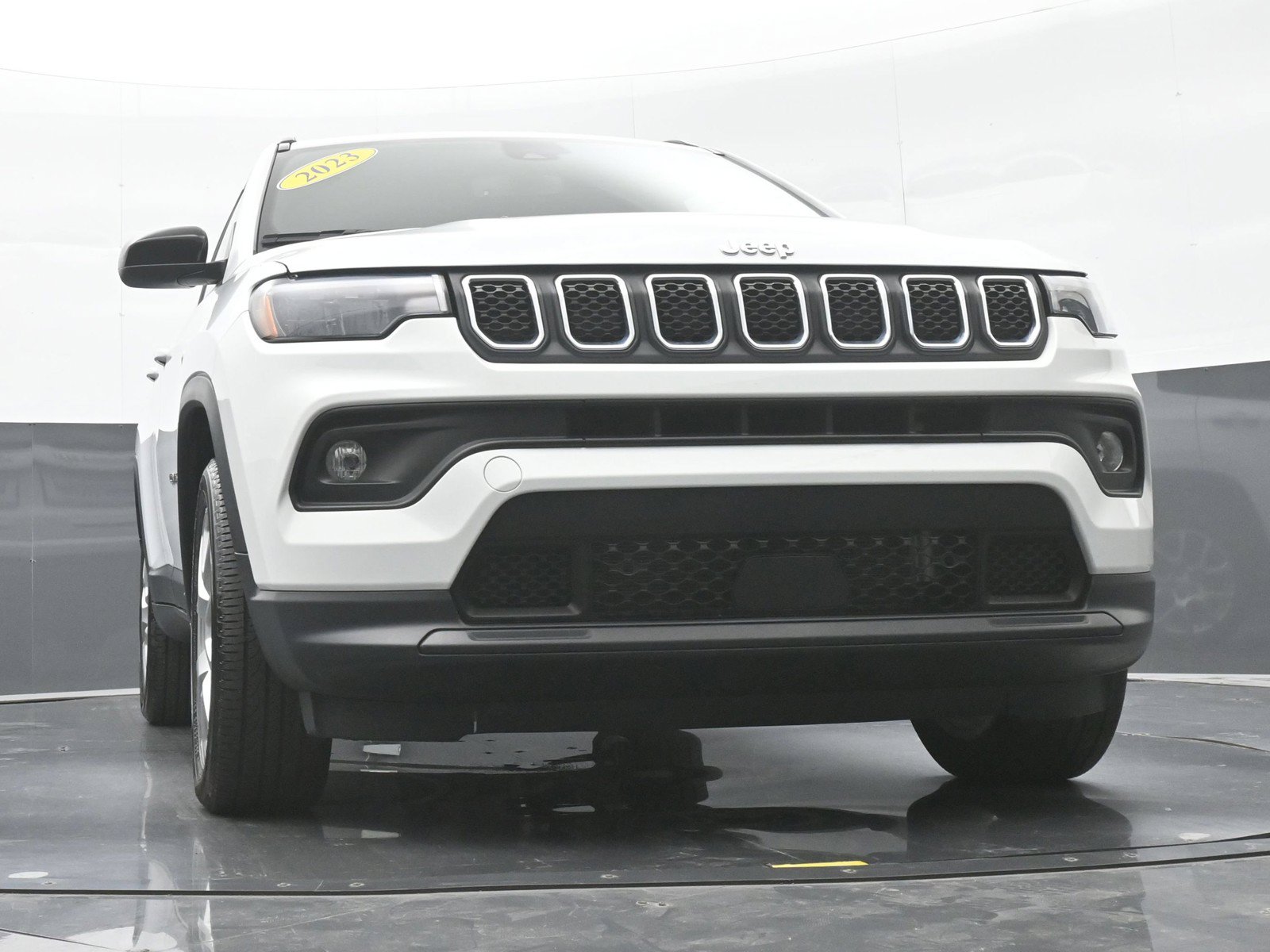 Used 2023 Jeep Compass Latitude AWD/4WD image 42
