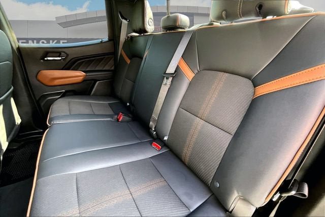 Used 2023 GMC Canyon AT4 w/ Technology Package AWD/4WD image 27