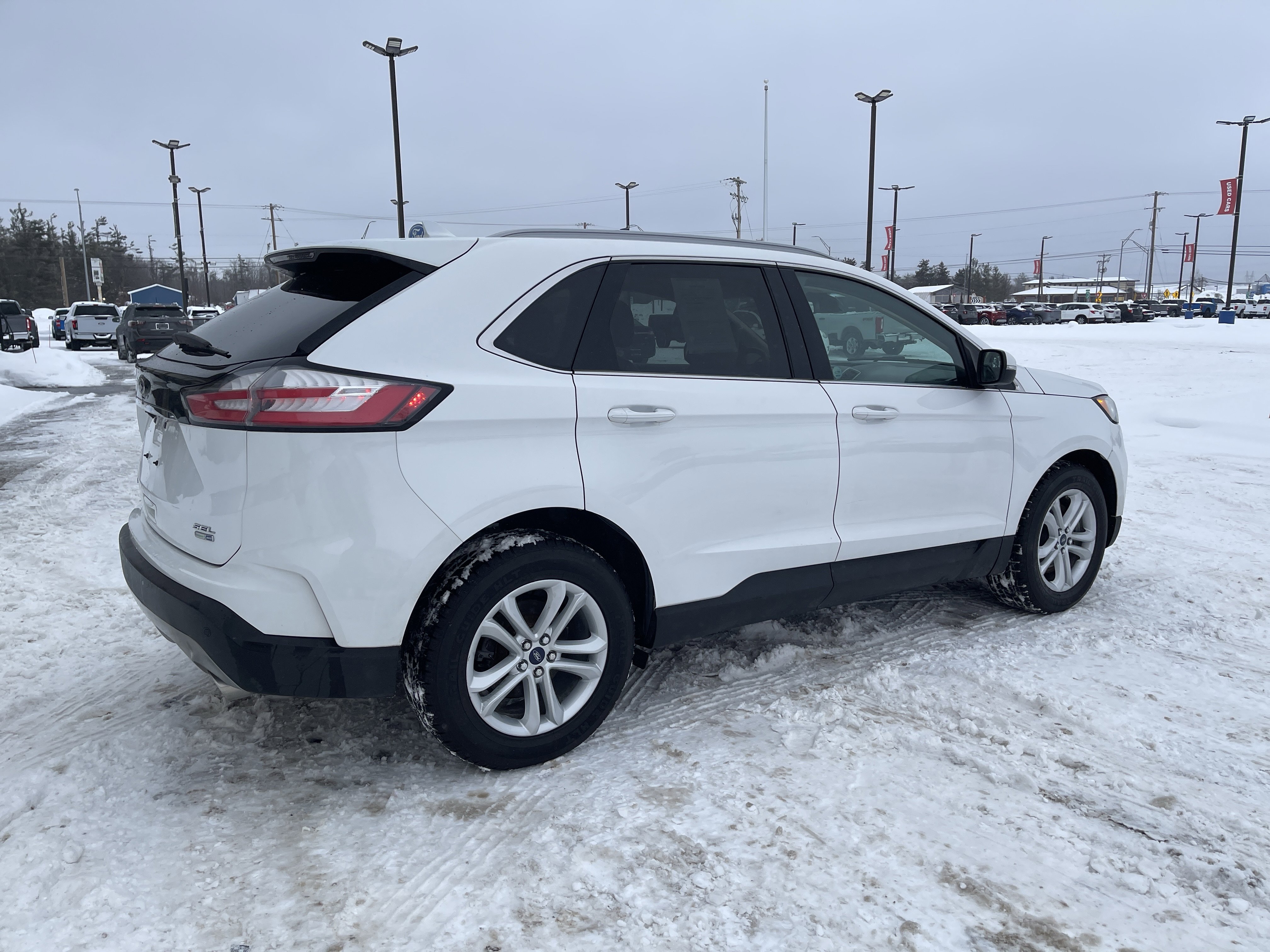 Used 2020 Ford Edge SEL image 3