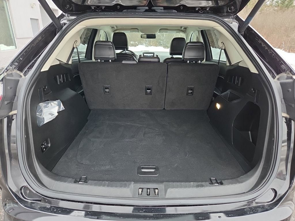 Used 2023 Ford Edge SEL w/ Convenience Package image 29