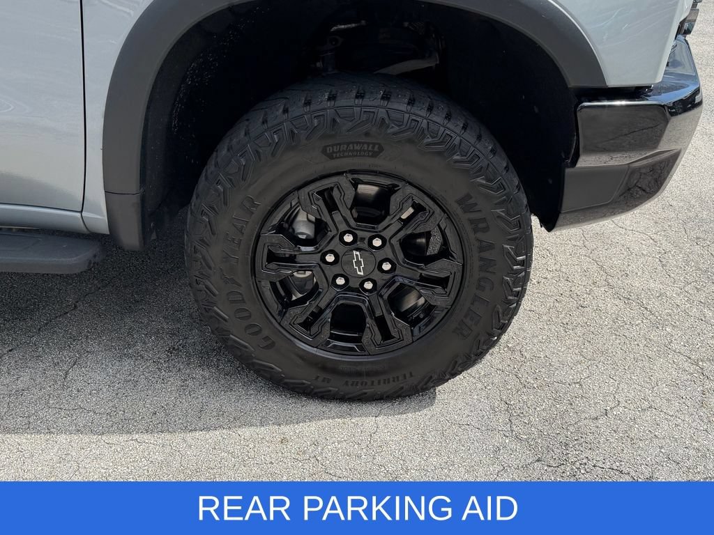 Used 2024 Chevrolet Silverado 1500 ZR2 w/ Technology Package AWD/4WD image 9