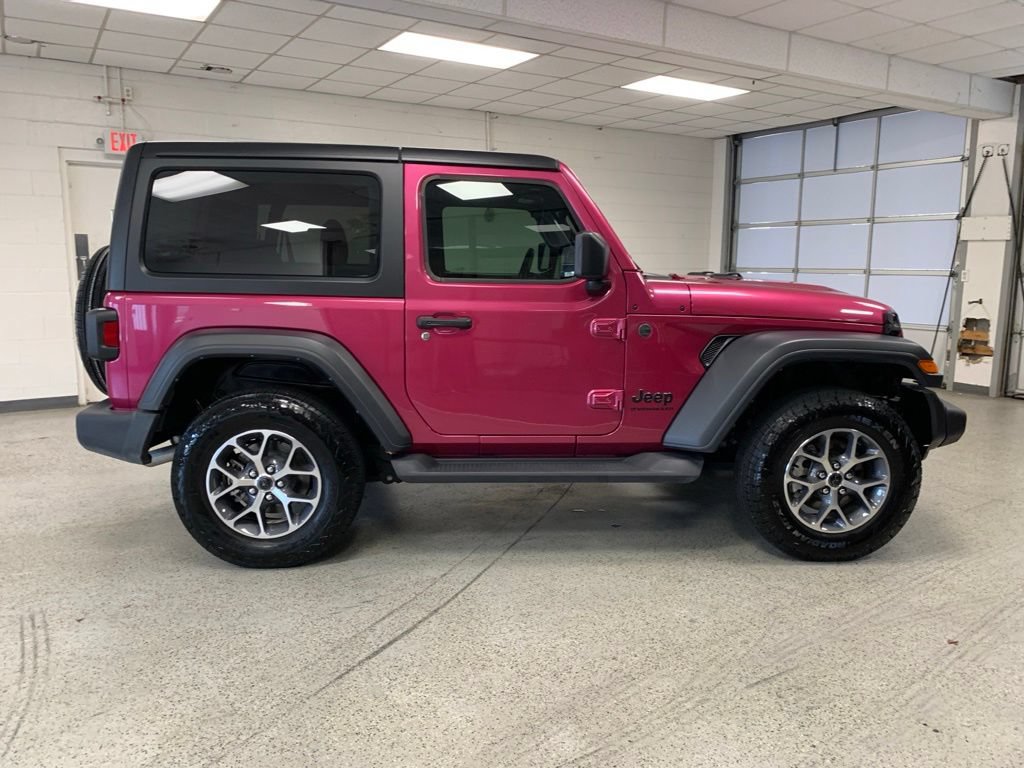 Used 2024 Jeep Wrangler Sport AWD/4WD image 9