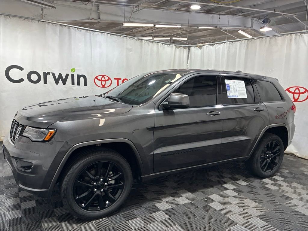 Used 2020 Jeep Grand Cherokee Altitude AWD/4WD image 4
