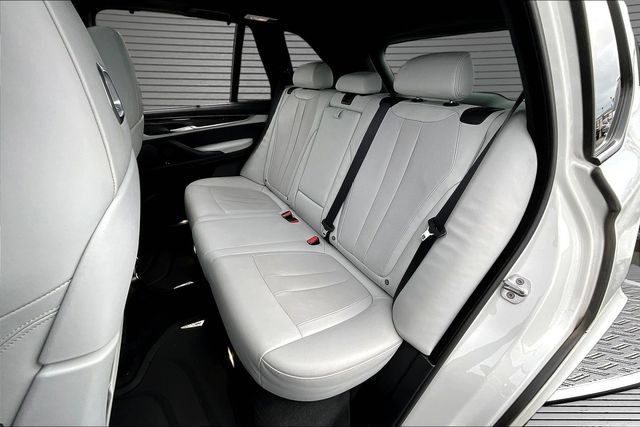 Used 2018 BMW X5 M AWD/4WD image 21