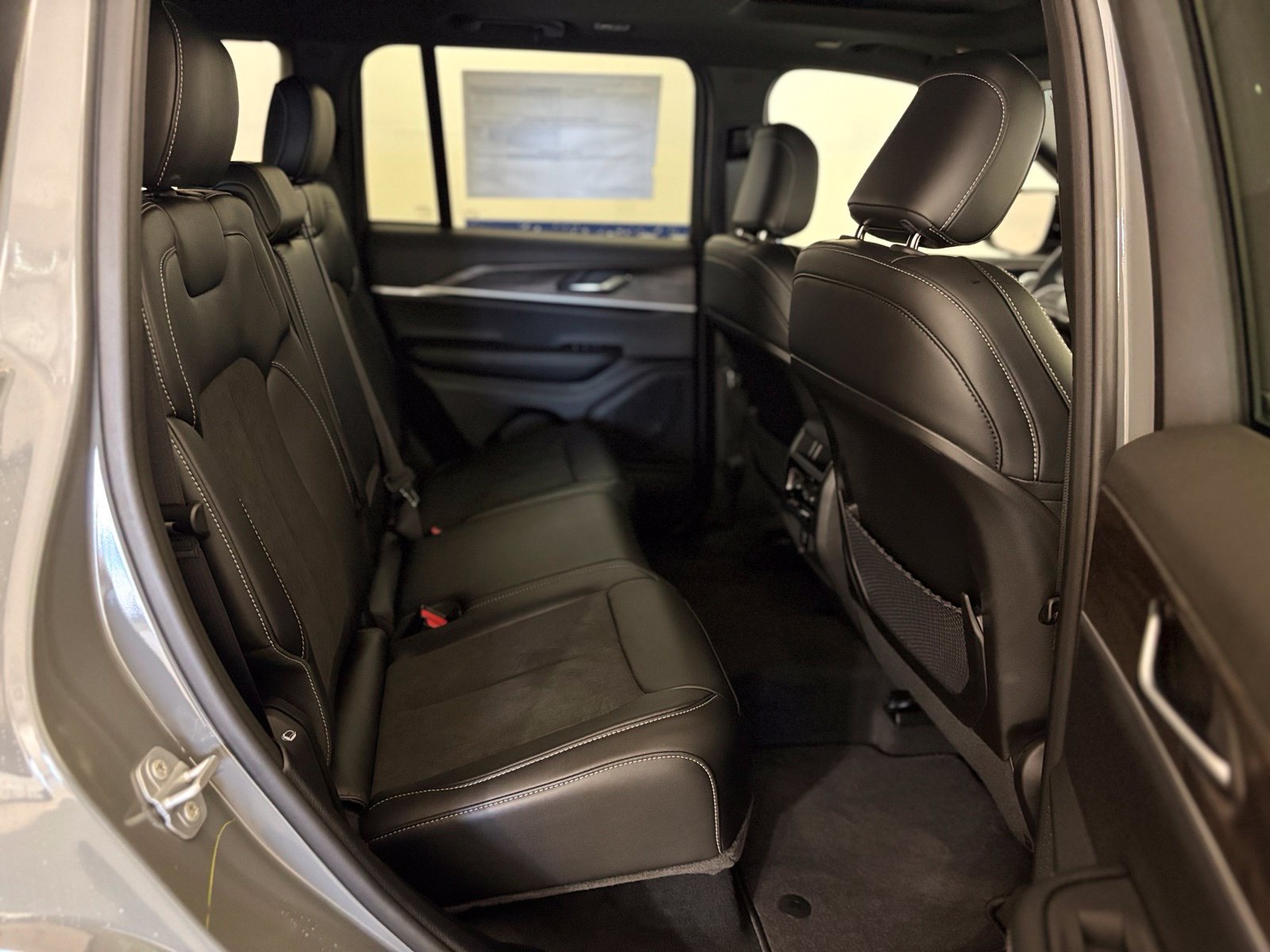 New 2027 Jeep Grand Cherokee 4WD image 21