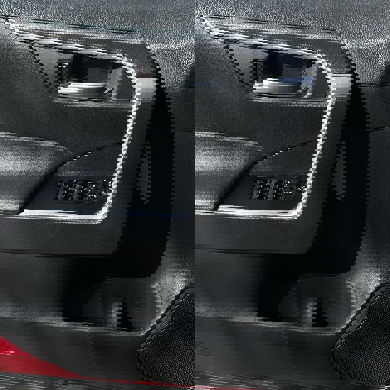 Used 2025 Toyota RAV4 XLE image 21