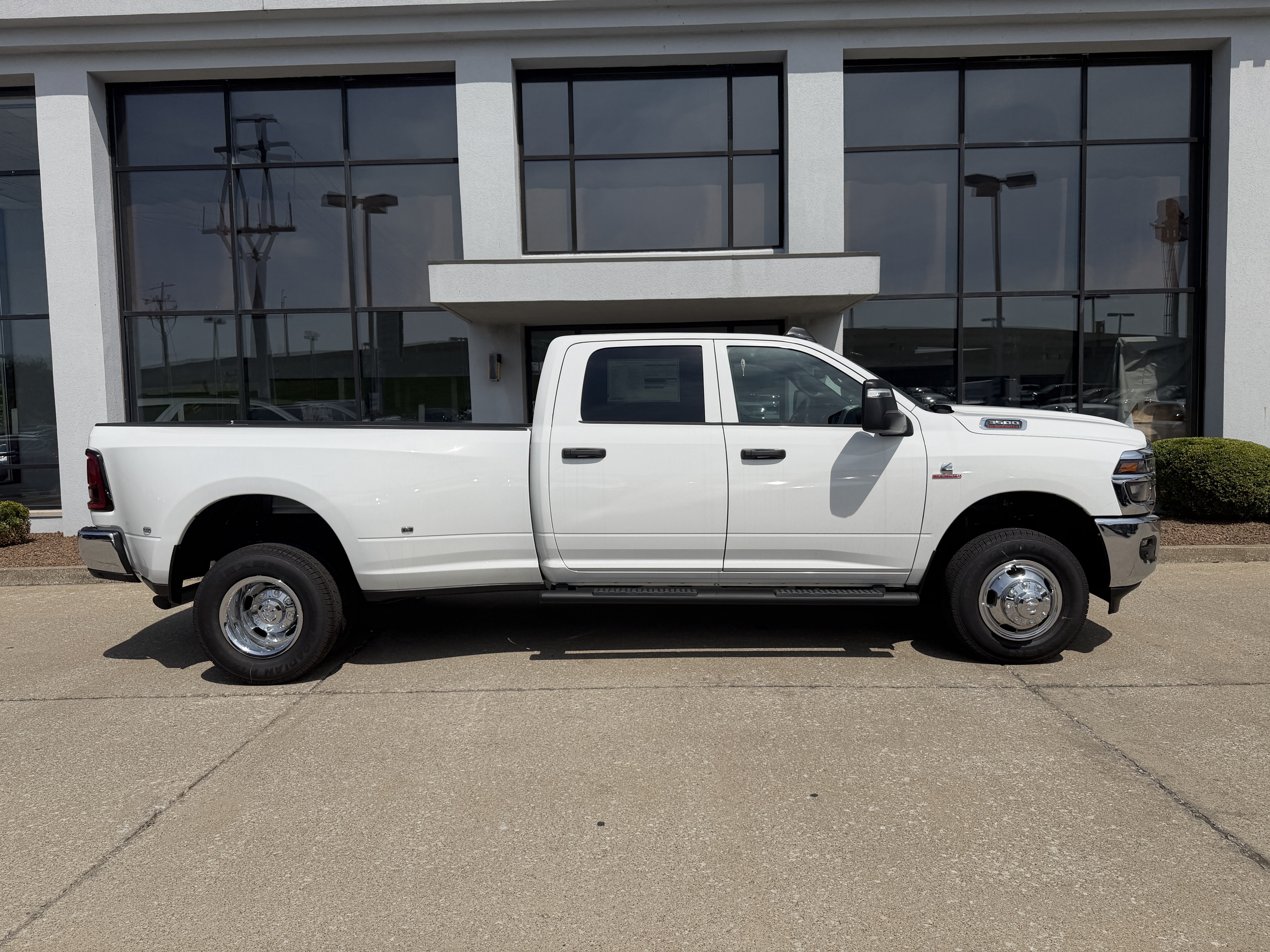 New 2026 RAM 3500 Tradesman AWD/4WD image 3