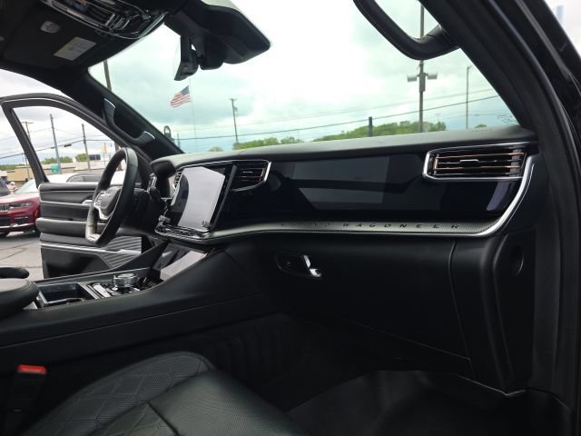 Used 2025 Jeep Grand Wagoneer Series III w/ Rear Seat Video Group 1 AWD/4WD image 47