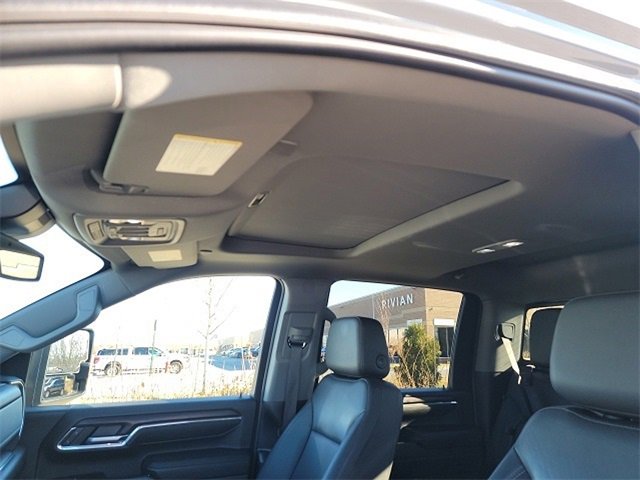 Used 2024 GMC Sierra 2500 SLT w/ SLT Premium Package image 11