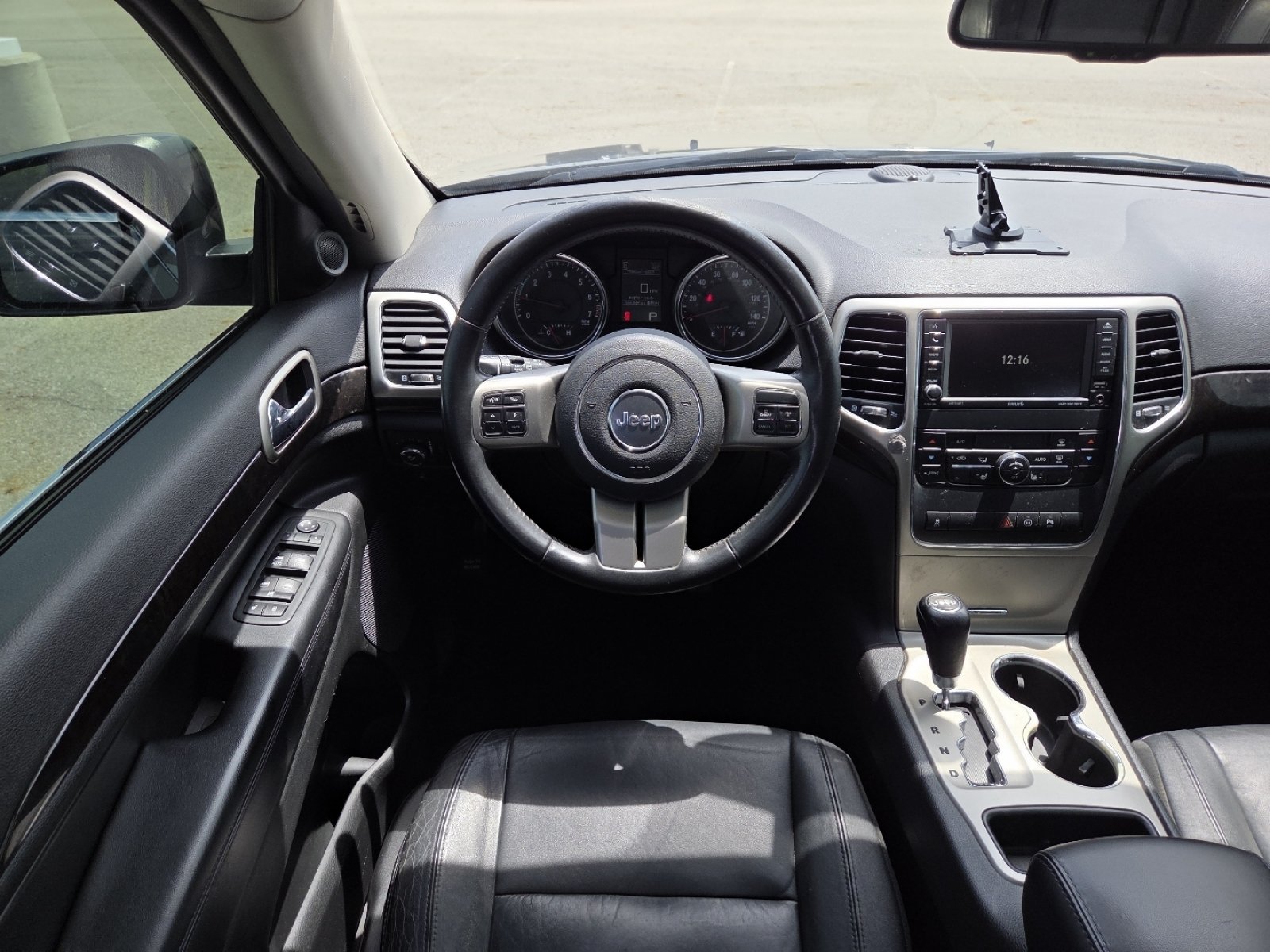 Used 2012 Jeep Grand Cherokee Laredo AWD/4WD image 23