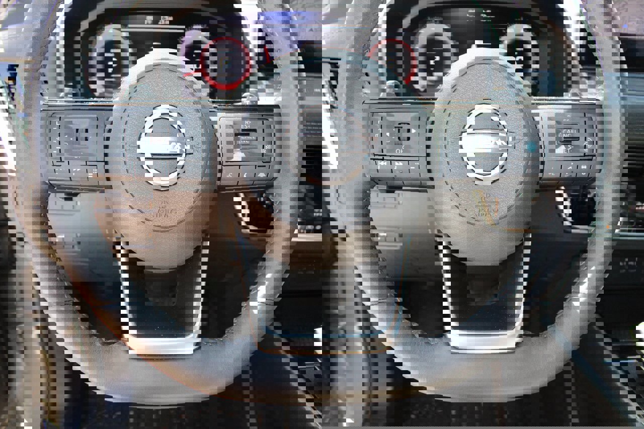 Used 2024 Nissan Rogue SL image 11