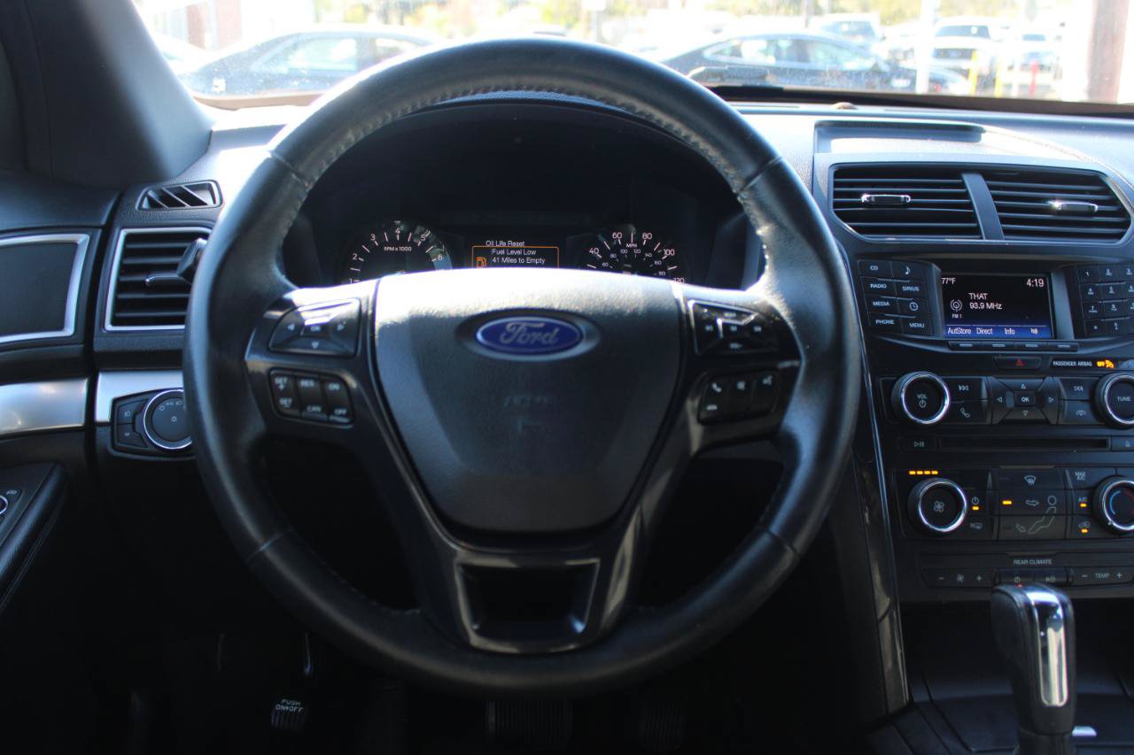 Used 2017 Ford Explorer XLT AWD/4WD image 8