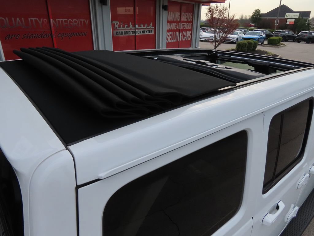 Used 2024 Jeep Wrangler High Altitude image 17