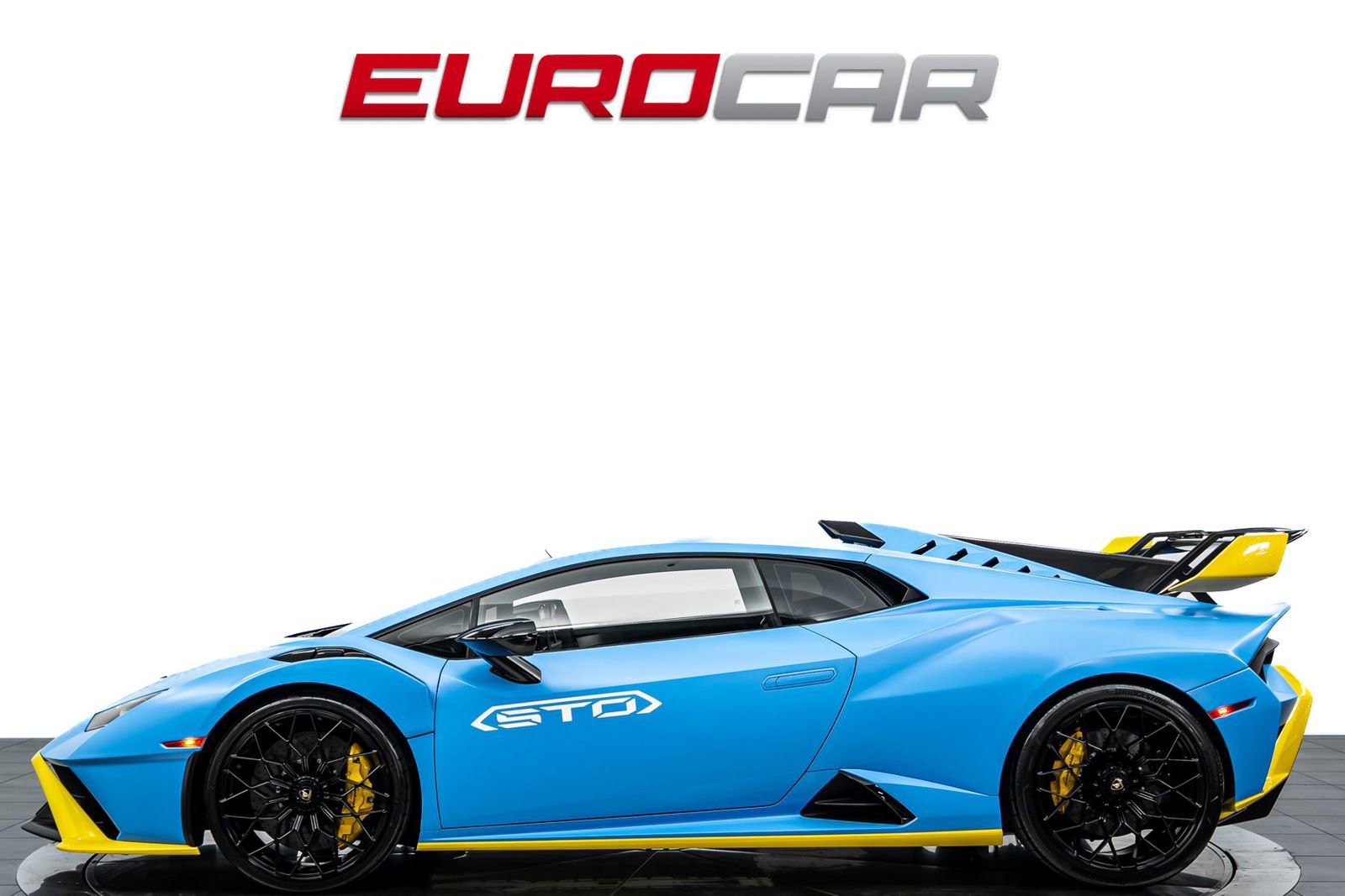 Used 2022 Lamborghini Huracan STO image 2