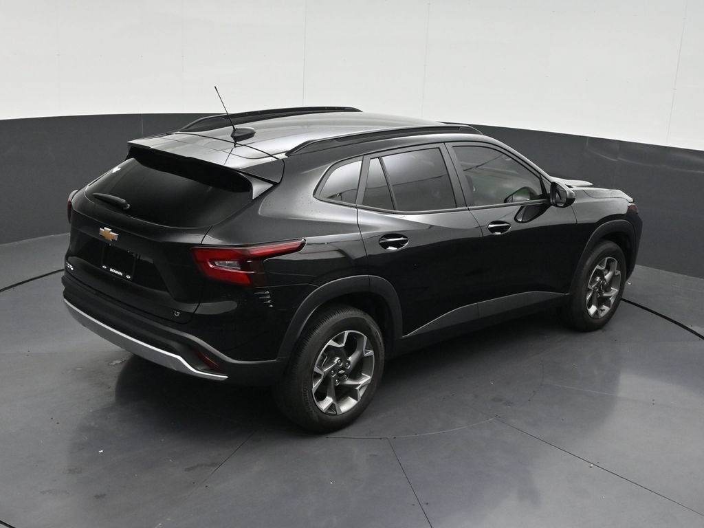 Used 2025 Chevrolet Trax LT FWD image 19