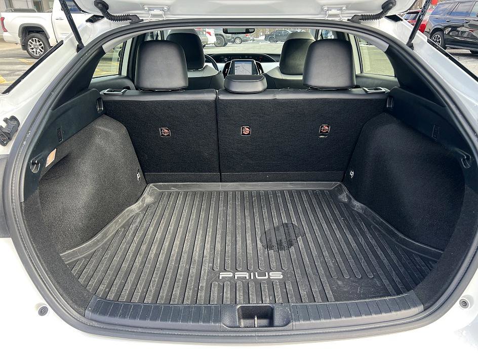 Used 2022 Toyota Prius Limited image 32