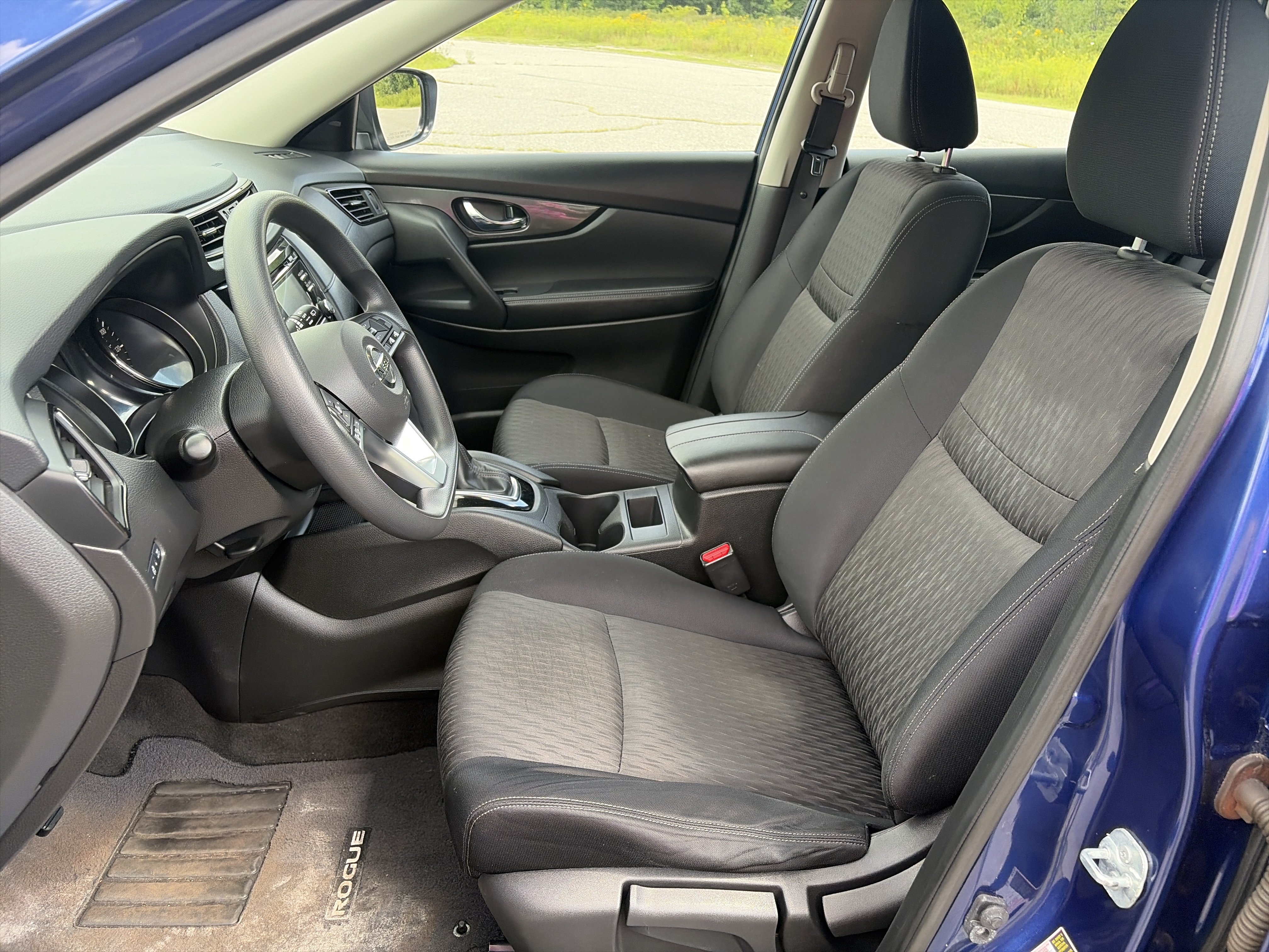 Used 2017 Nissan Rogue S AWD/4WD image 12
