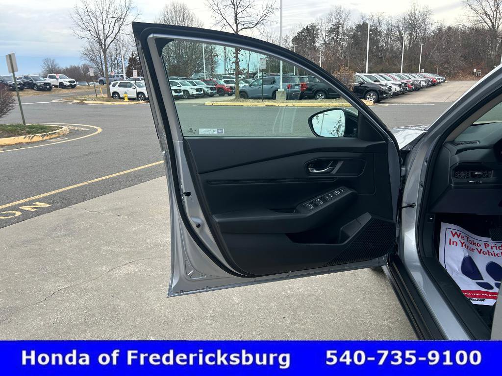 Certified 2025 Honda Accord SE image 6