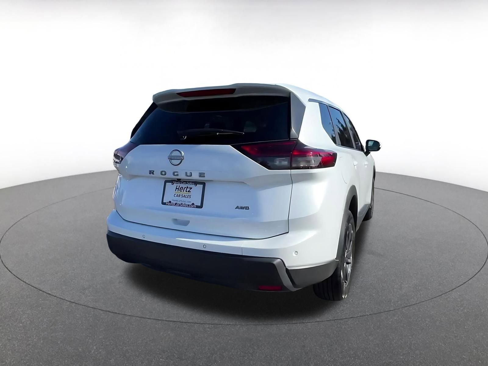 Used 2025 Nissan Rogue SV AWD/4WD image 14