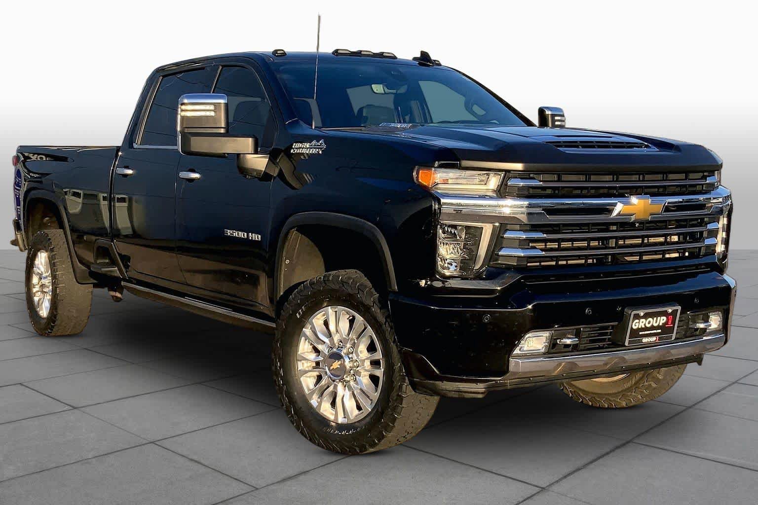 Used 2022 Chevrolet Silverado 3500 High Country w/ Technology Package AWD/4WD image 3