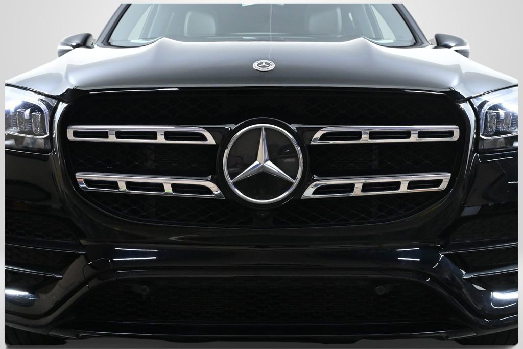 Used 2022 Mercedes-Benz GLS 450 4MATIC image 2