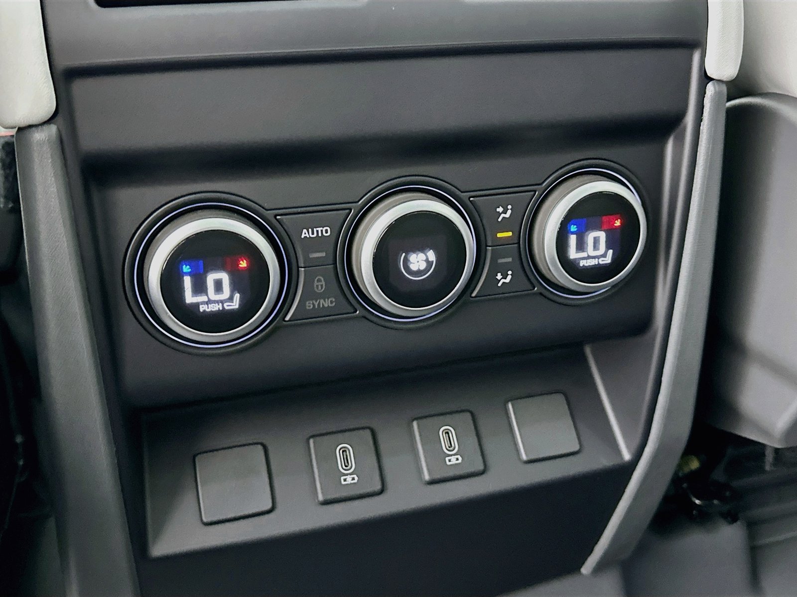 New 2026 Land Rover Defender 110 X-Dynamic SE AWD/4WD image 38