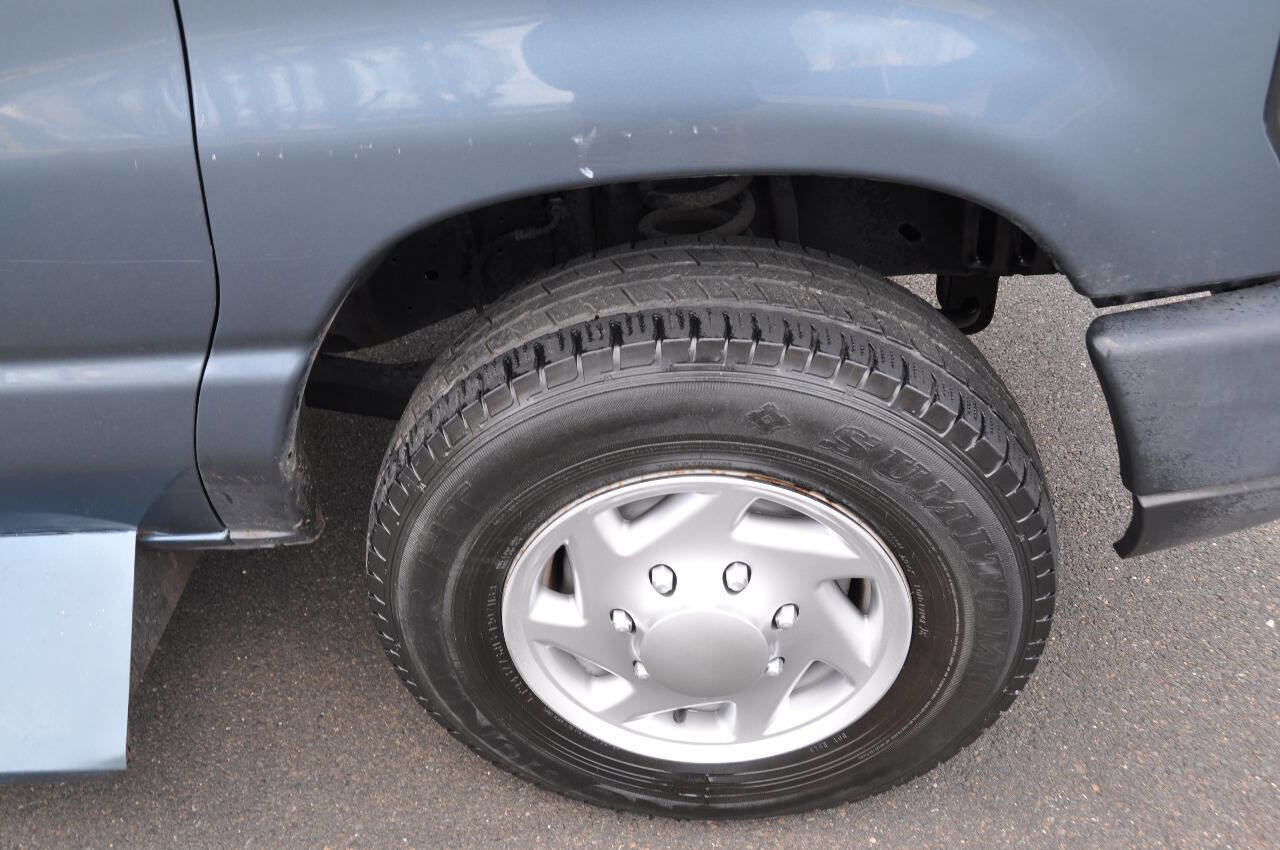 Used 2014 Ford E-350 and Econoline 350 Extended Super Duty w/ Power Group image 25