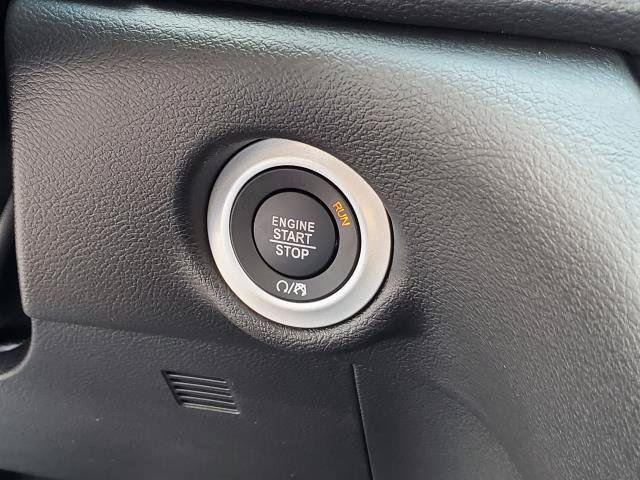 New 2027 Chrysler Pacifica Select AWD/4WD image 12