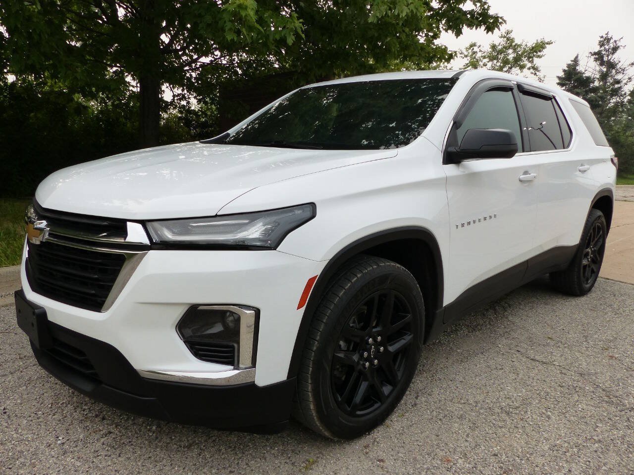 Used 2022 Chevrolet Traverse LS AWD/4WD image 5