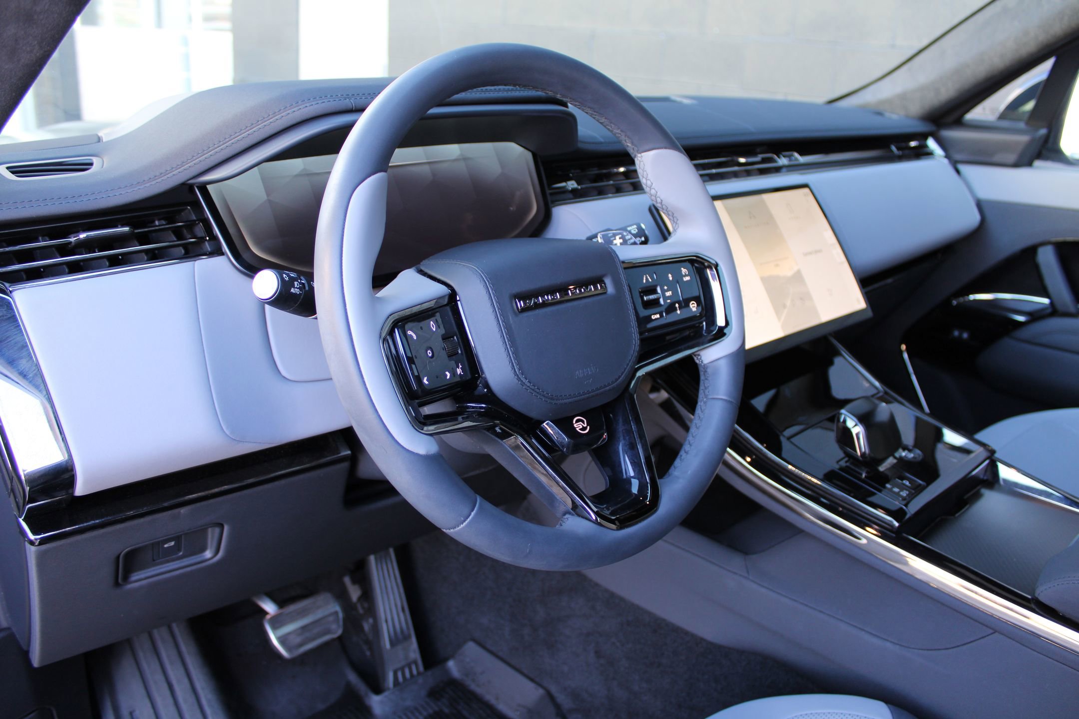 Used 2024 Land Rover Range Rover Sport SV Edition One Carbon Bronze image 11