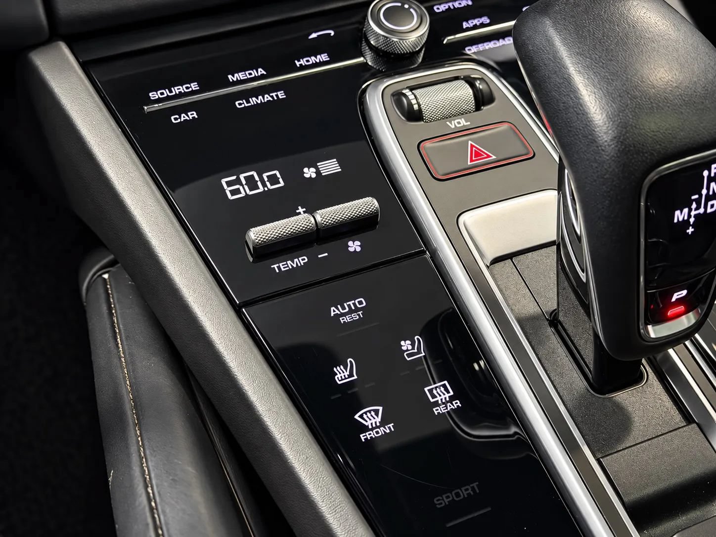 Used 2020 Porsche Cayenne Turbo AWD/4WD image 54