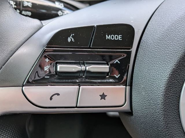 Certified 2025 Hyundai Elantra SEL FWD image 25
