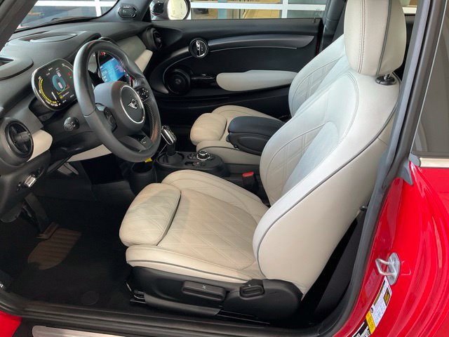 Used 2023 MINI Cooper SE FWD image 3