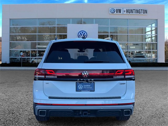 Used 2025 Volkswagen Atlas Peak Edition SE image 5