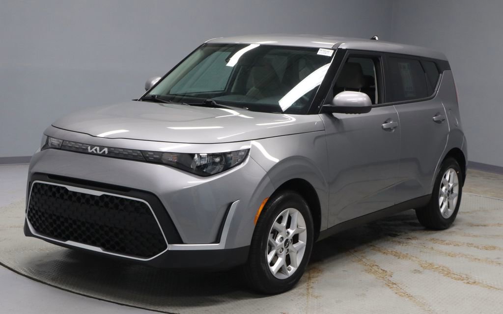 Used 2025 Kia Soul LX w/ LX Technology Package image 6